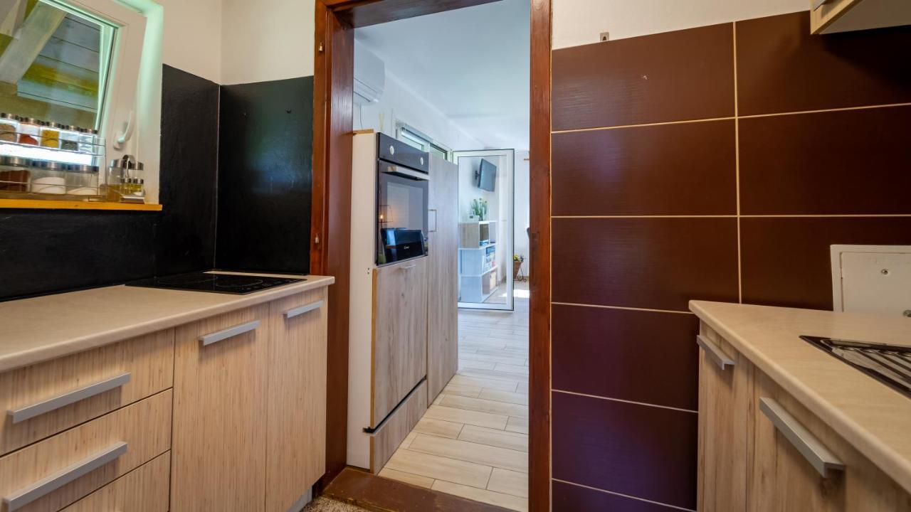 Holiday Home "Sleme" With Jacuzzi, Big Garden And Arbor With Fireplace Skrad Екстериор снимка